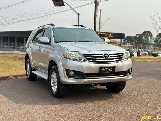 Toyota Hilux SW4 SR - Prata - 2012/2012