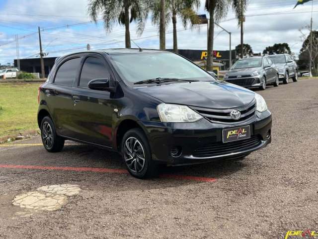 Toyota Etios HB X - Preta - 2014/2014