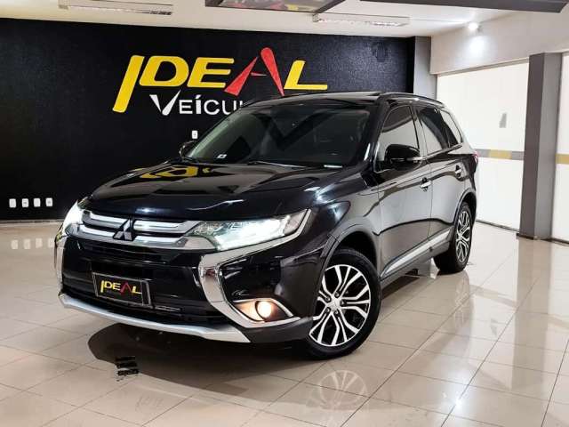 Mitsubishi Outlander 2.2  - Preta - 2015/2016