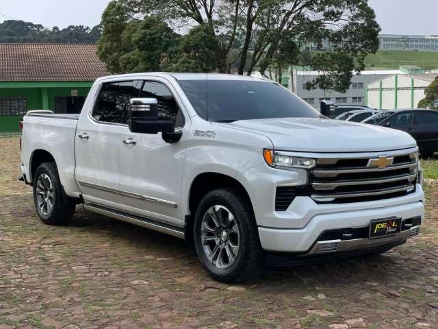 Chevrolet Silverado High Country 5.3 V8  - Branca - 2023/2024