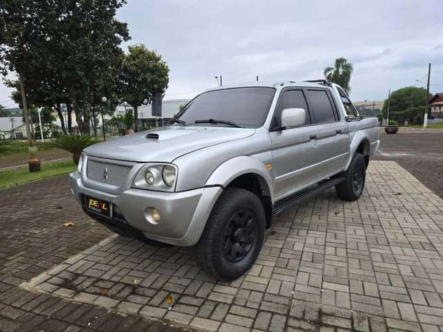 Mitsubishi L200 GLS Sport 2.5 4x4  - Prata - 2005/2005