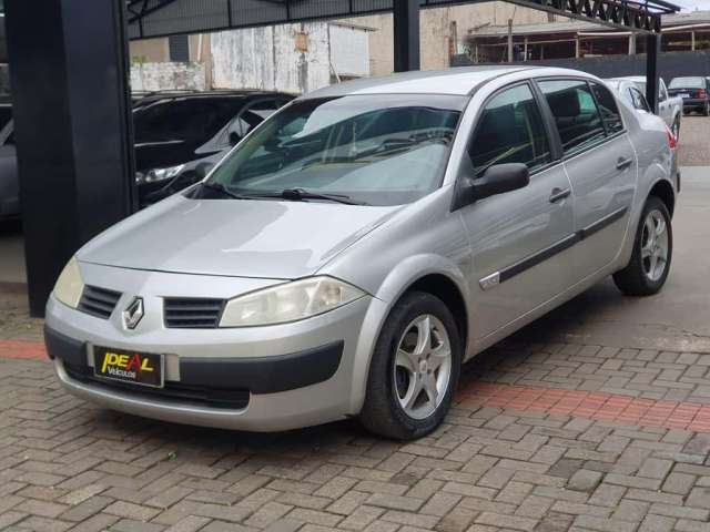 Renault Megane Sedan Expression 2.0  - Prata - 2009/2009