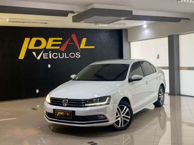 Volkswagen Jetta Comfortline 1.4 TSI  - Branca - 2017/2018