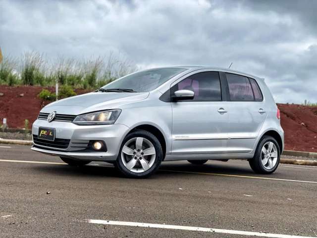 Volkswagen Fox Comfortline 1.6 - Prata - 2016/2017