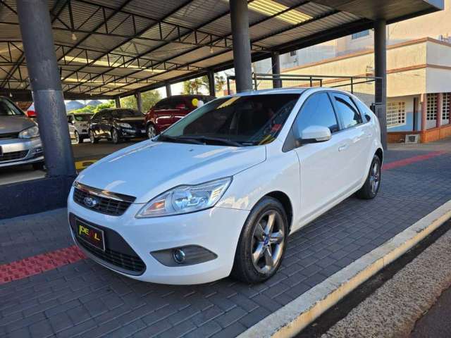 Ford Focus 1.6 S - Branca - 2011/2012