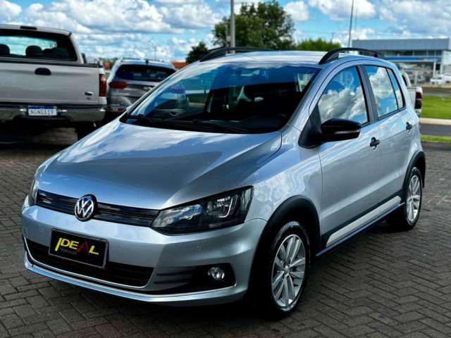 Volkswagen Fox Trendline 1.0  - Vermelha - 2015/2015