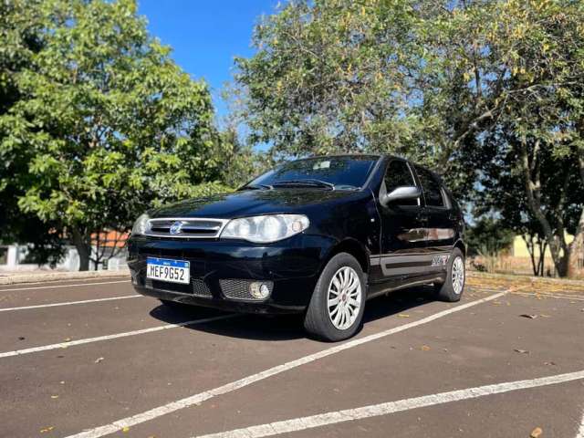 Fiat Palio  HLX 1.8  - Preta - 2004/2004