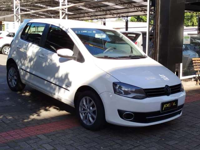 Volkswagen Fox MOTION 1.6 - Branca - 2012/2013