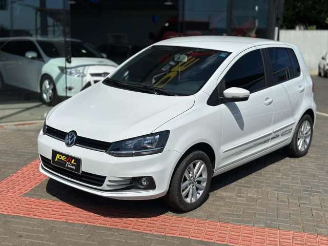 Volkswagen Fox W/ CONNECT MB - Branca - 2021/2021