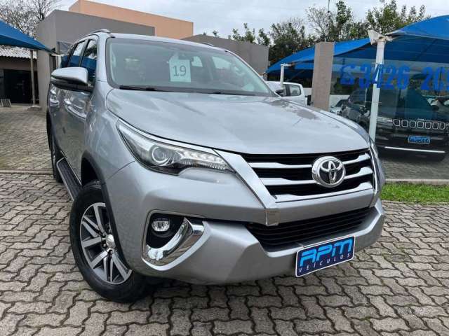 Toyota Hilux SW4 SRX 4x4 2.8 TDI 16V Dies. Aut.  - Prata - 2019/2019