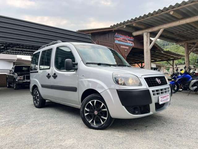 Fiat Doblo ESSENCE 1.8 Flex 16V 5p  - Prata - 2019/2020