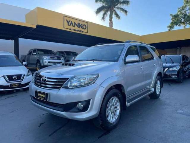 TOYOTA HILUXSW4 SRV4X4 2015