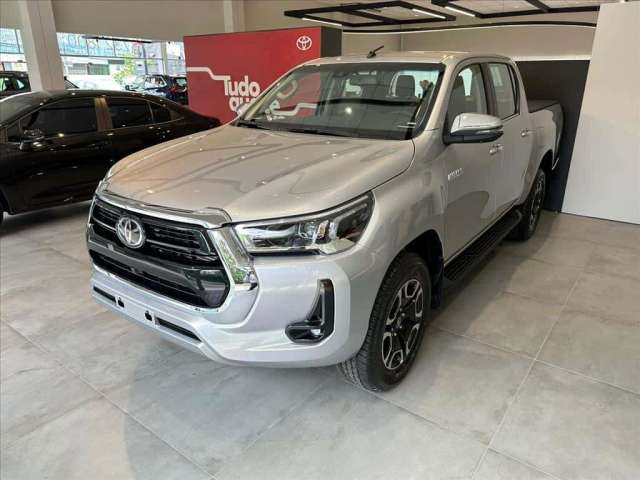 TOYOTA HILUX 2.8 D-4D TURBO DIESEL CD SRX 4X4 AUTOMÁTICO