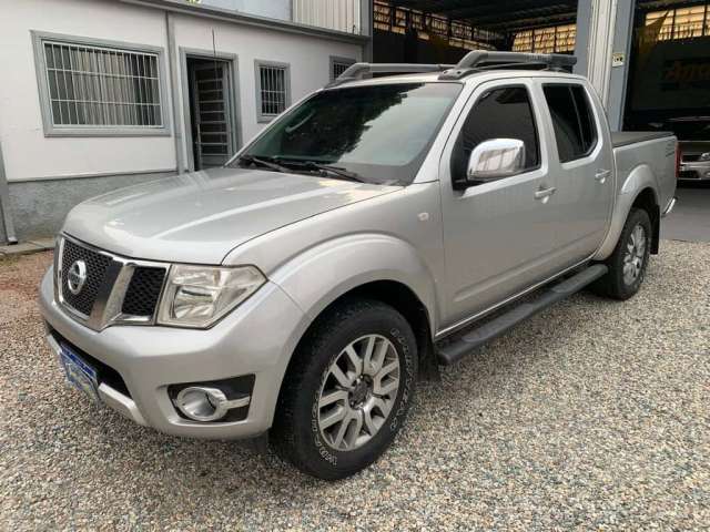 NISSAN Frontier 2.5 SL 4X4 TURBO DIESEL CABINE DUPLA AUTOMÁTICO