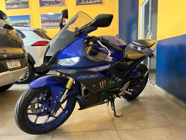 YAMAHA YZF R-3 321/ABS