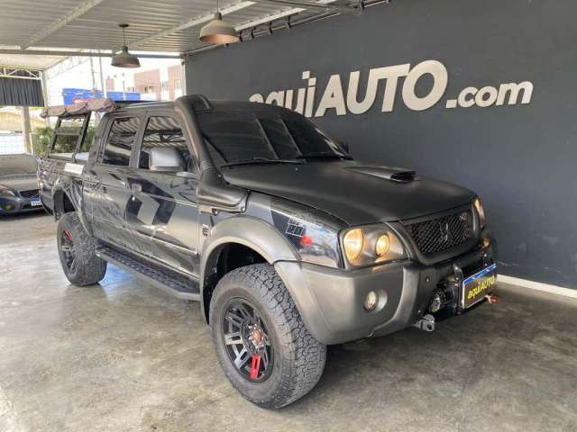 Mitsubishi L200 Outdoor GLS 2.5 4x4 Diesel 2011 Capa de Revista!  - Cinza - 2011/2011