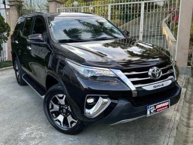 TOYOTA HILUX SW4