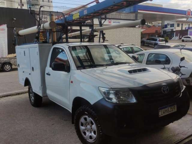 TOYOTA HILUX à venda.