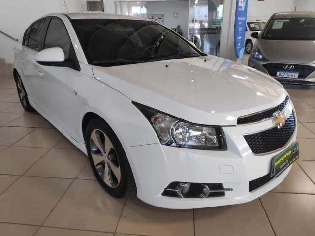 Chevrolet Cruze HB Sport LT 1.8 - Branca - 2013/2014