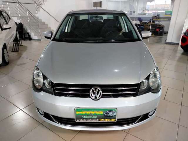 Volkswagen Polo Sedan COMFORT. I MOTION 1.6 T.Flex - Prata - 2013/2013