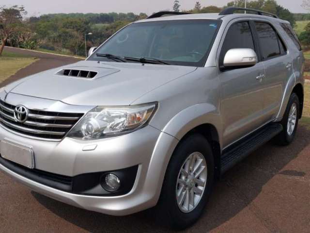 TOYOTA HILUX SW4