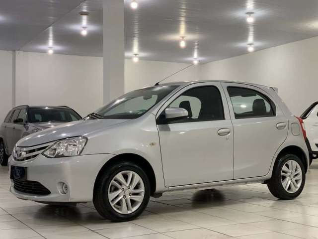 Toyota Etios Hatch X 1.3 2016