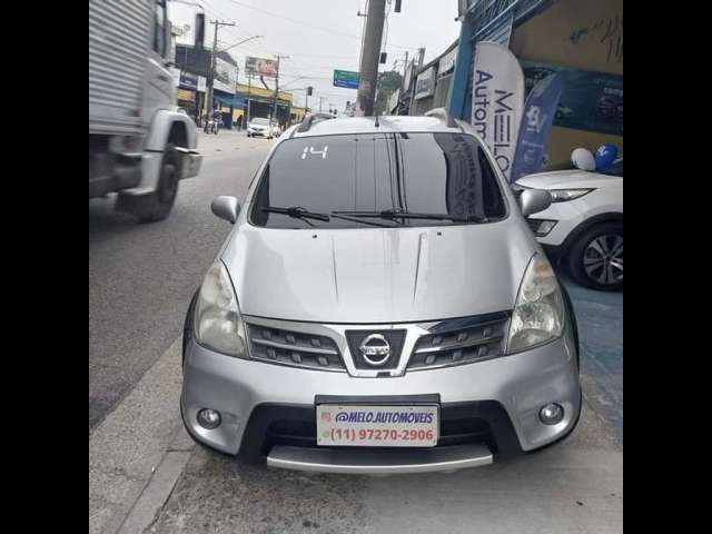 NISSAN LIVINA 2013