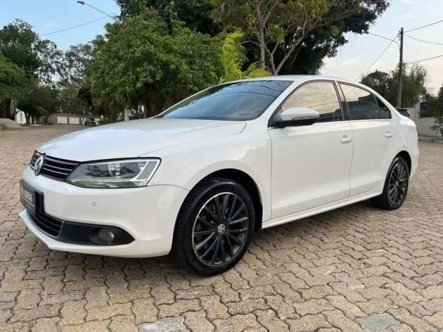 VOLKSWAGEN JETTA 2.0T 2014