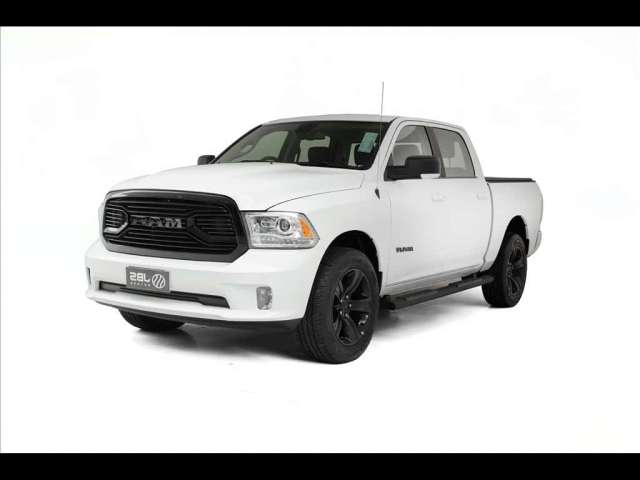 RAM CLASSIC 5.7 V8 GASOLINA LARAMIE NIGHT EDITION CD 4X4 AUTOMÁTICO