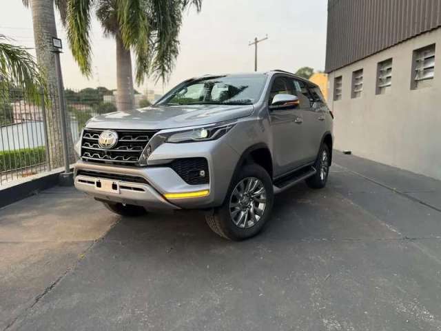 TOYOTA HILUX SW4