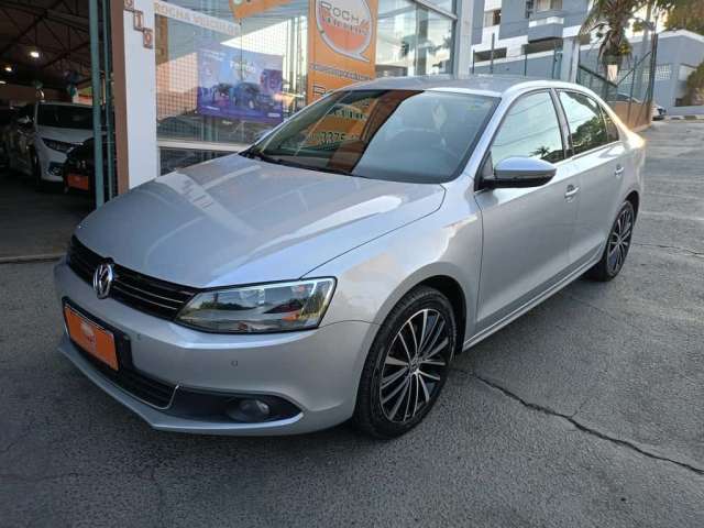 VOLKSWAGEN Jetta 2.0 4P TSI HIGHLINE 211 CV AUTOMÁTICO