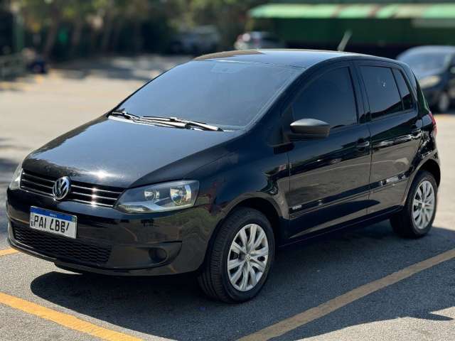 Volkswagen Fox 1.0 Flex 2013 Completo - Excelente Estado e Muito Econômico!