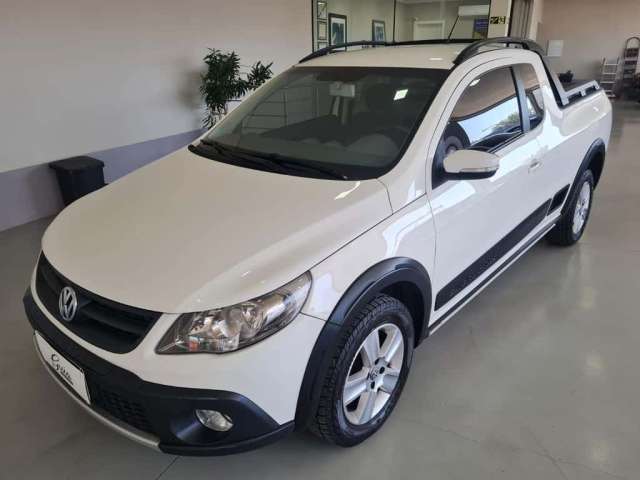 Volkswagen Saveiro CROSS 1.6 Mi Total Flex 8V CE  - Branca - 2011/2012