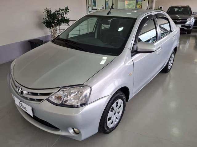 Toyota Etios XS Sedan1.5 Flex 16V 4p Mec.  - Prata - 2016/2017