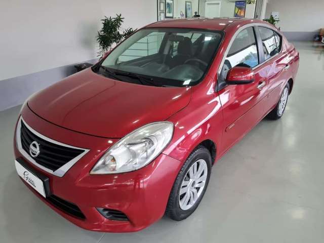 Nissan Versa SV 1.6 16V Flex Fuel 4p Mec.  - Vermelha - 2011/2012