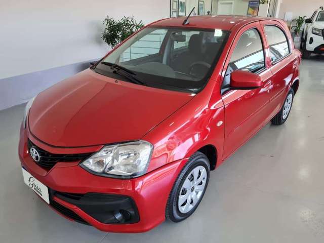 Toyota Etios X 1.3 Flex 16V 5p Aut.  - Vermelha - 2017/2018