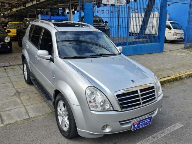 MUITO NOVA! SSANGYONY REXTON II  RX270 7 PASSAGEIROS 