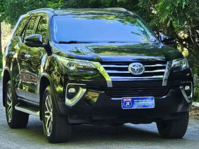 TOYOTA HILUX SW4 SRX DIESEL 7 LUGARES