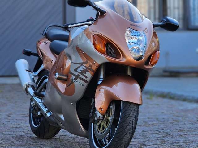 SUZUKI GSX 1300 R HAYABUSA