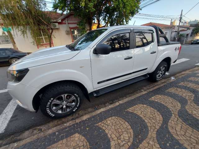 Nissan Frontier 2.3 S 4x4, câmbio manual, ano 2019.