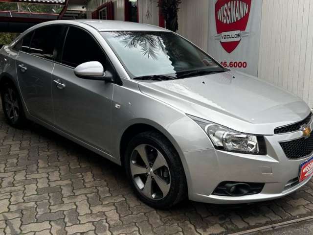 CRUZE SEDAN LT