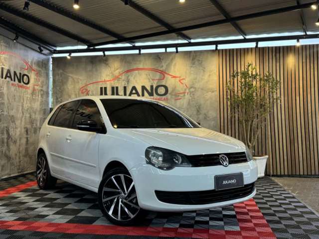 VW - VolksWagen Polo 1.6 Mi/S.Ouro 1.6 Mi Tot.Flex 8V 5p 2012