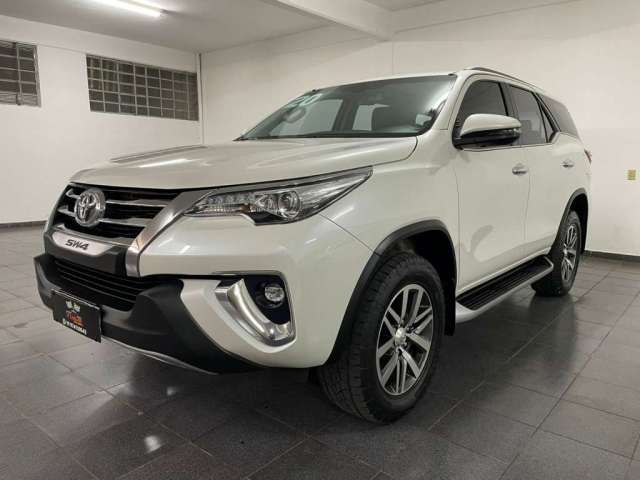 TOYOTA HILUX SW4