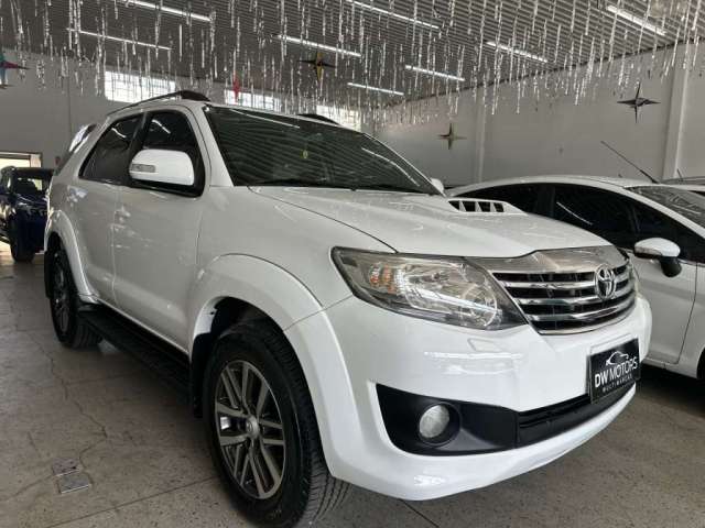 TOYOTA HILUX SW4