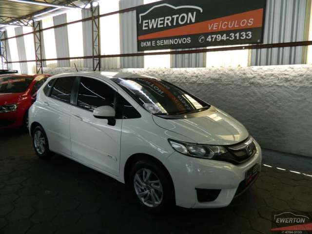 Honda Fit LX 1.5 Flexone 16V 5p Aut. - Branca - 2014/2015