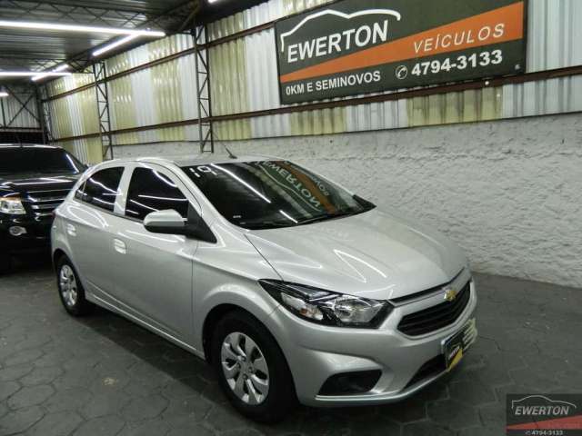 Chevrolet Onix HATCH LT 1.0 8V FlexPower 5p Mec.  - Prata - 2018/2019