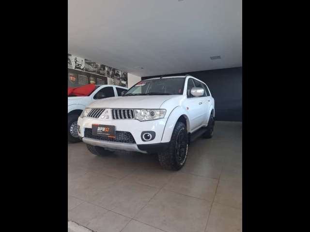 Mitsubishi PAJERO DAKAR 3.5 HPE 7 LUGARES 4X4 V6 24V FLEX 4P AUTOMÁTICO