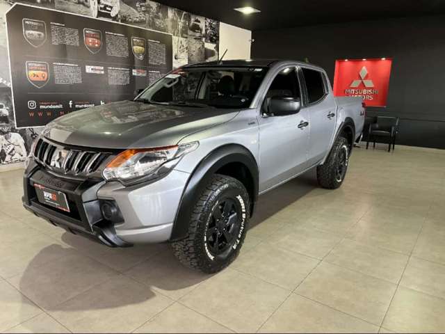 Mitsubishi L200 TRITON 2.4 16V TURBO DIESEL OUTDOOR GLS CD 4X4 AUTOMÁTICO