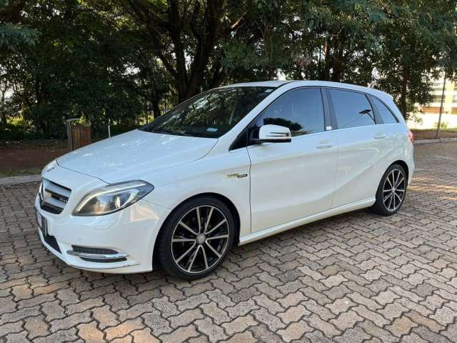 MERCEDES-BENZ B 200 1.6 CGI FLEX 7G-DCT