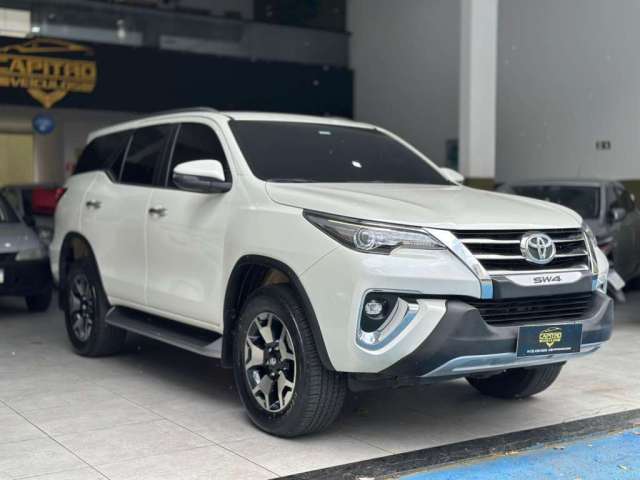 TOYOTA HILUX SW4